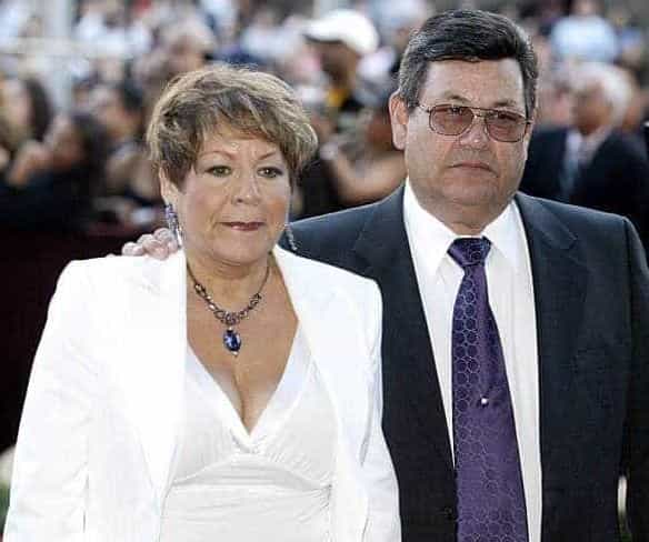 Marcella Samora has been living in a blissful marriage with legendary singer, Abraham Quintanilla Sr. Know how Marcella Samora's daughter, Selena died!